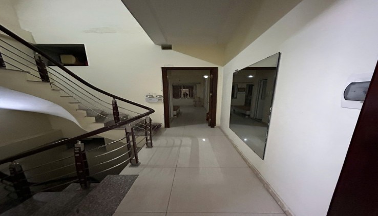 Cho thuê MBKD 42m2, Đền Lừ 1, 5 tầng, 6 ngủ, 15.5 Triệu - ưu tiên VP Công ty kết hợp ở